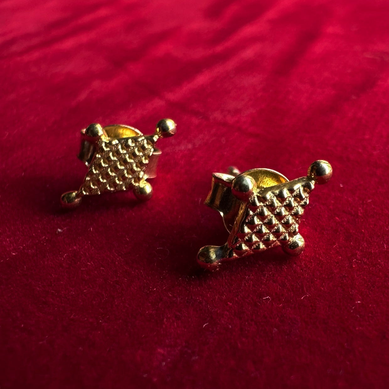 Pahel Diamond studs