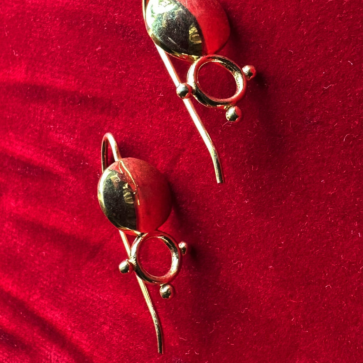 Sampatti Silver Dot Earrings