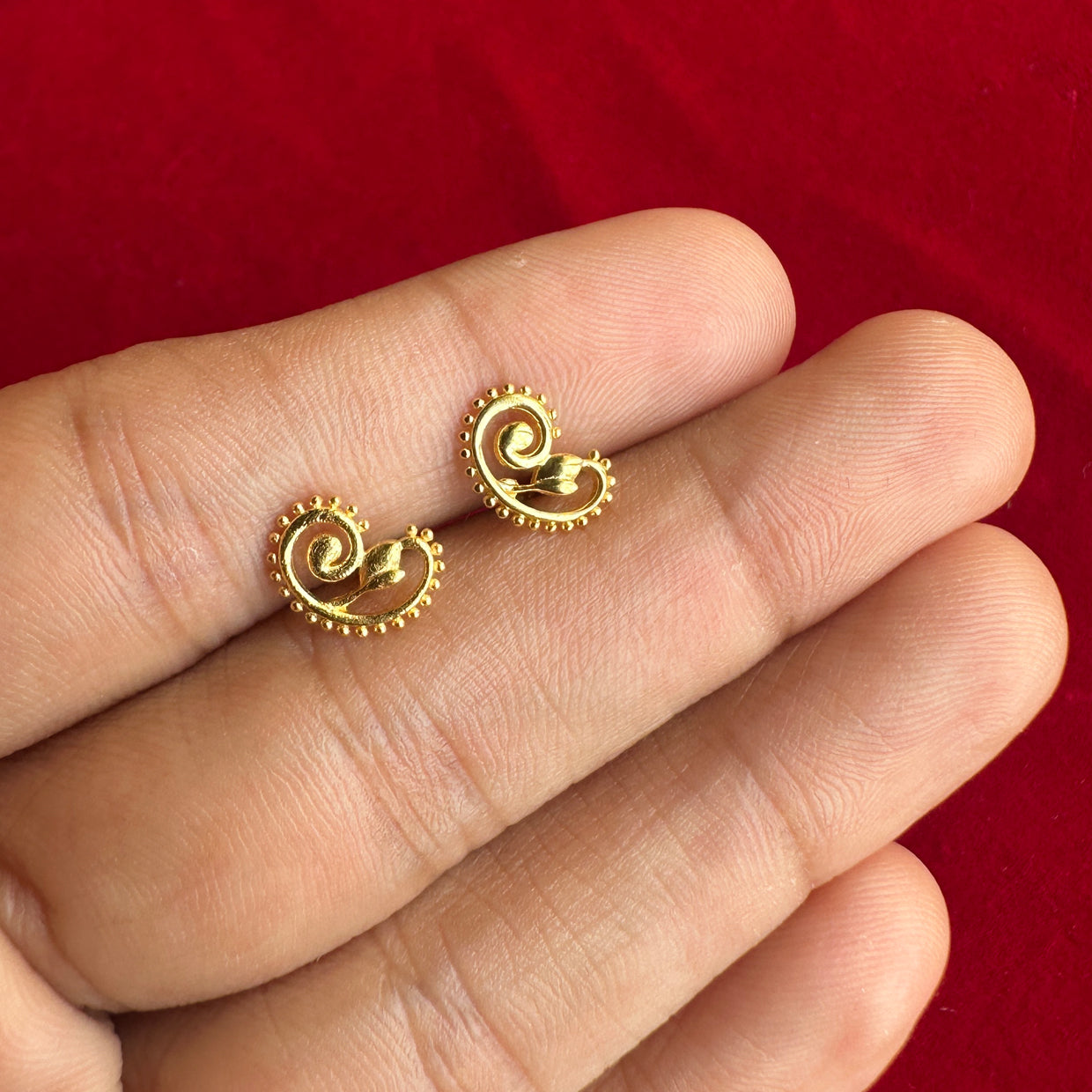 Ambi Studs