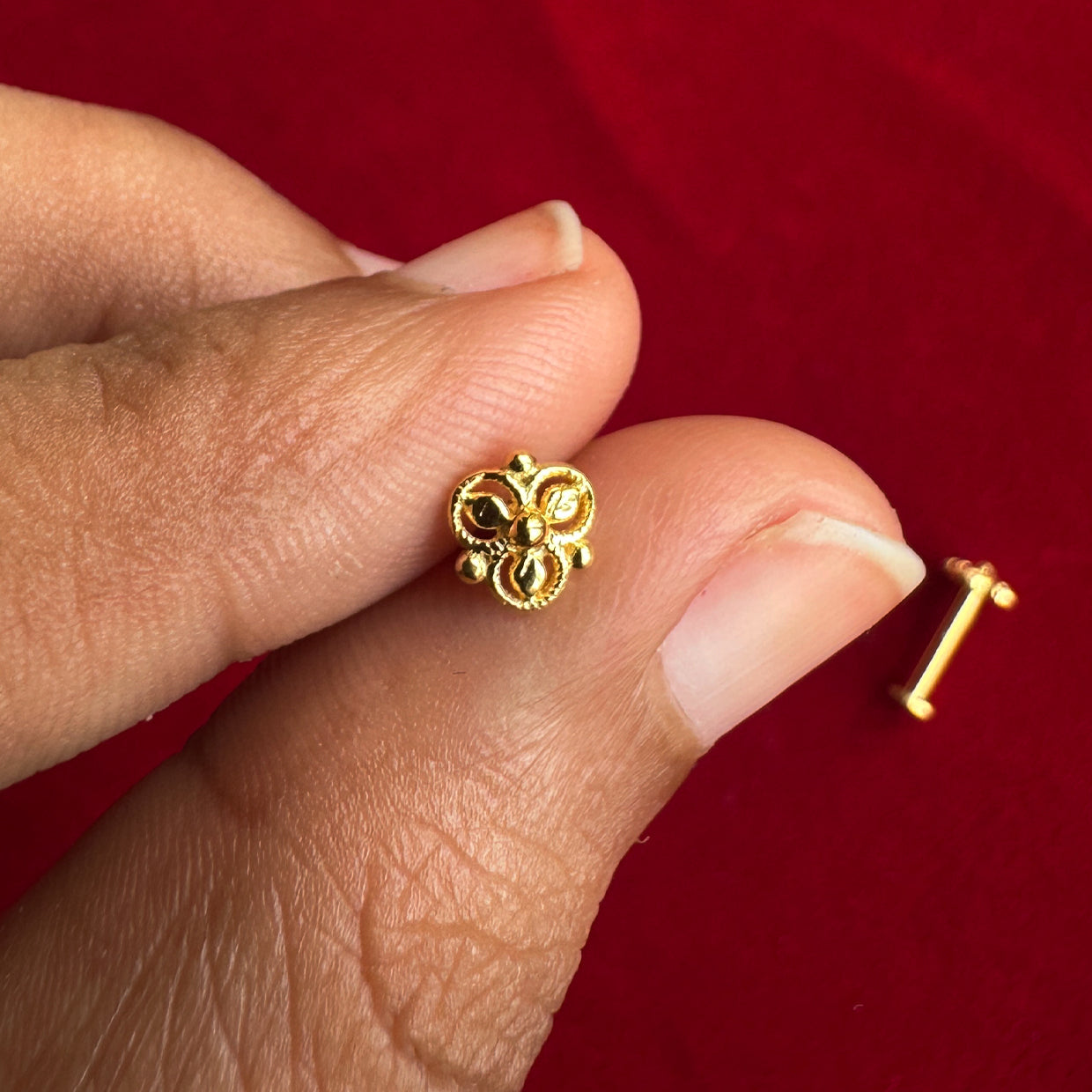 Meenakshi Studs