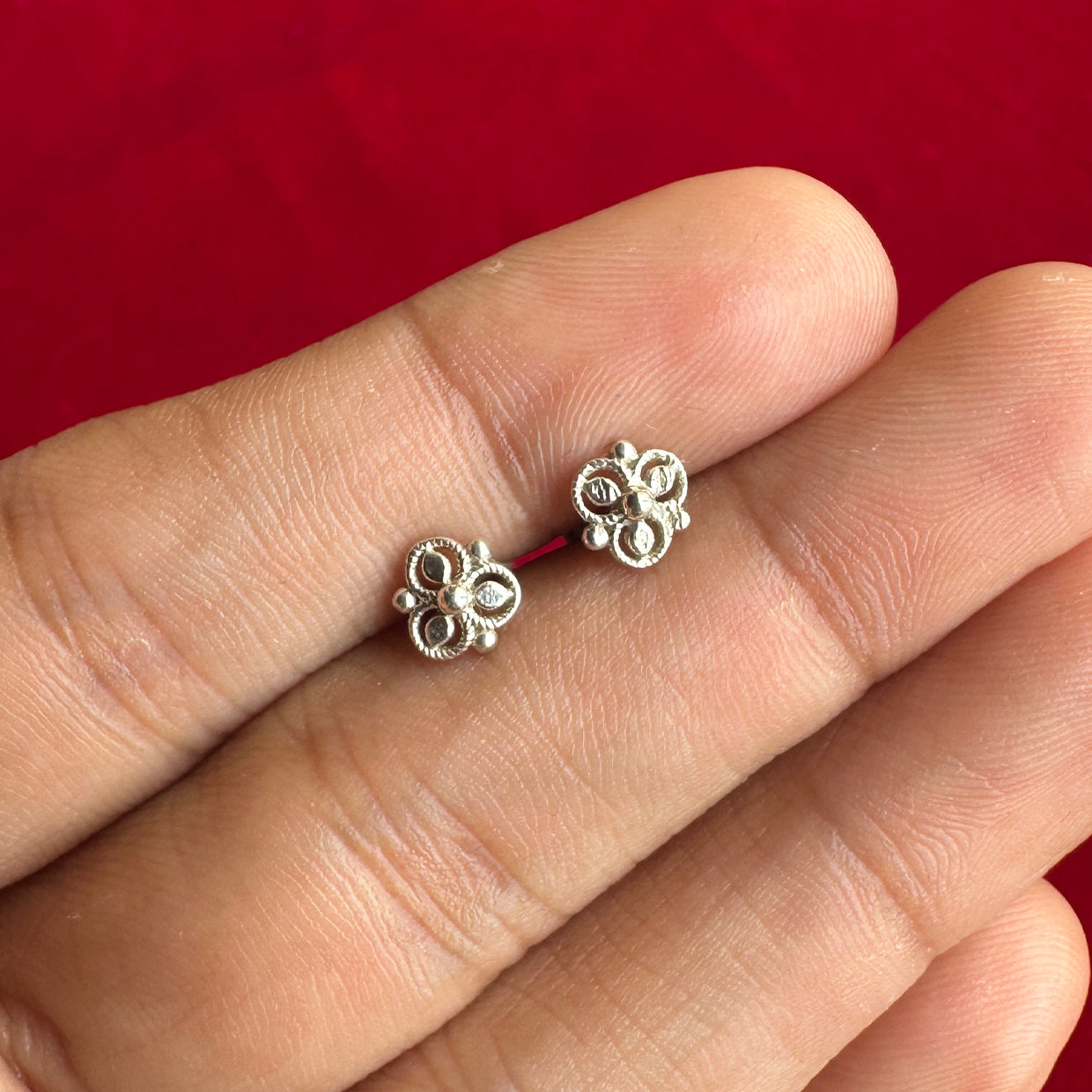 Meenakshi Studs