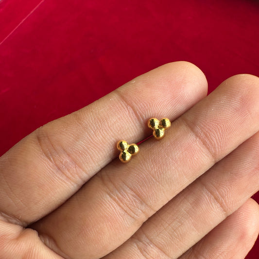 Pulli Studs
