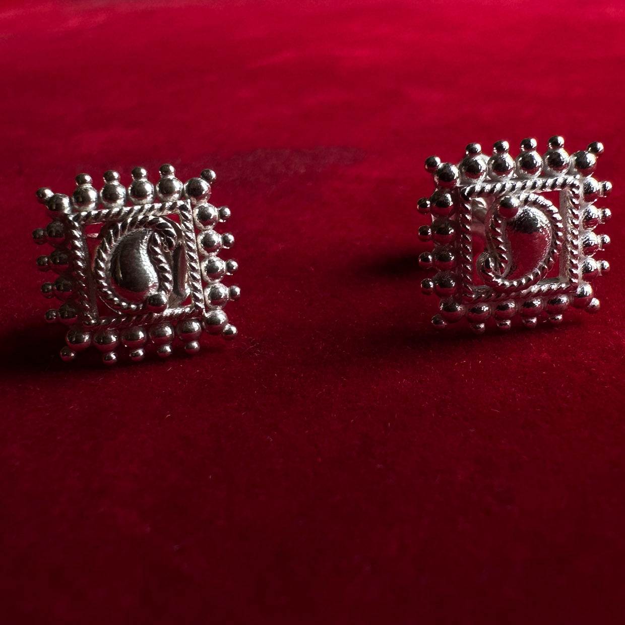 Rawa Ambi Studs