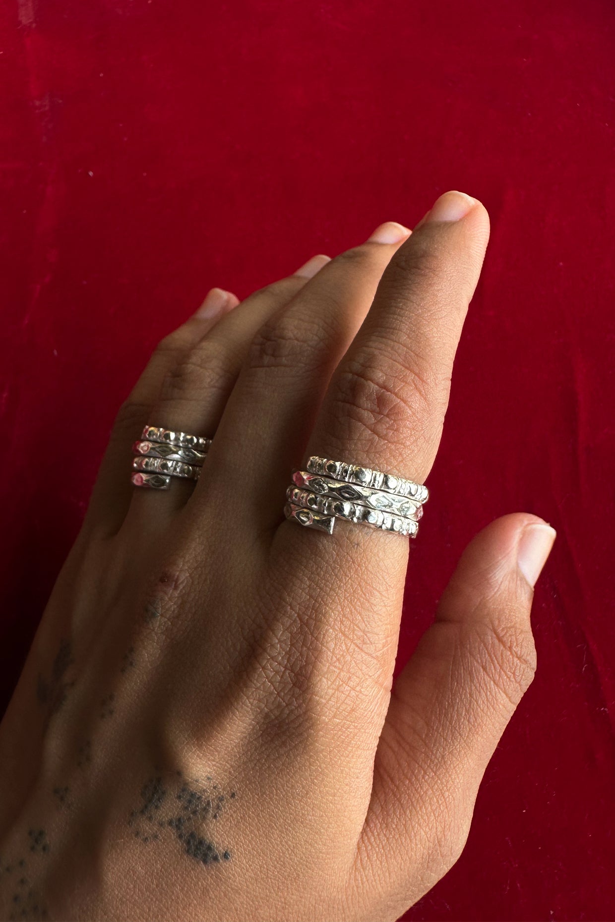 Spiral ring with hammer detail (single)